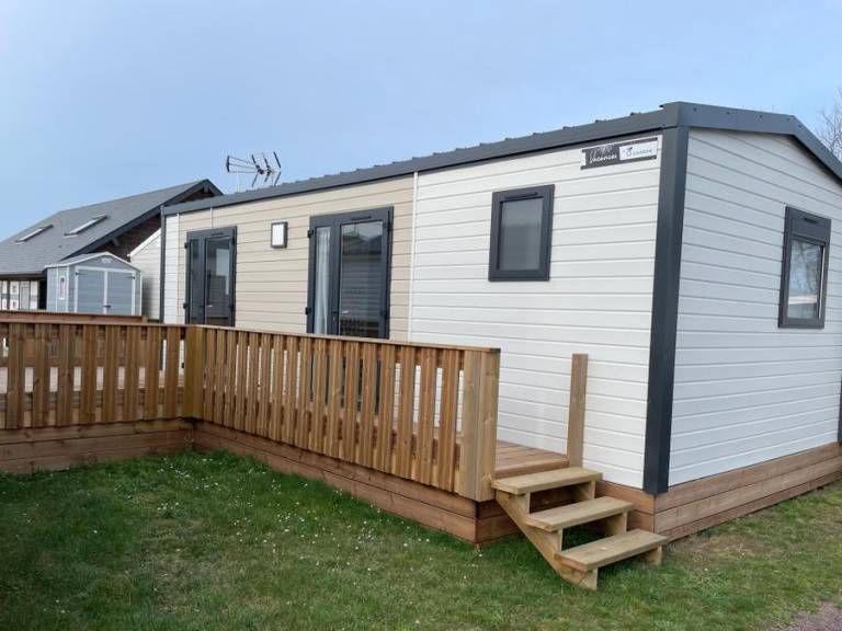 Mobile home with BBQ & terrace | Garden view — photo 4
