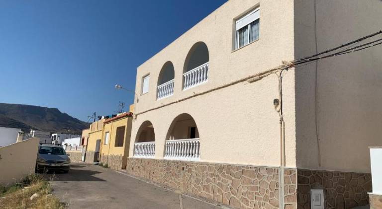 Holiday apartment with patio in Nijar