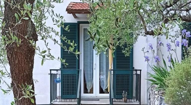 Holiday apartment with 2 rooms for 4 persons in Lavagna