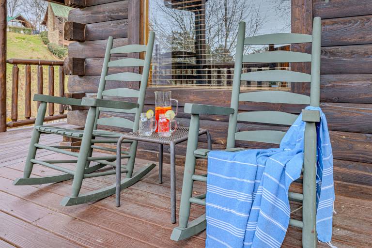 Fully equipped charming cabin with pool, hot tub & BBQ | Dogs allowed — photo 2