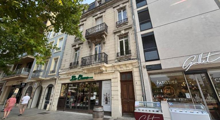 Rental apartment with 1 room for 2 persons in Bourg-les-Valence