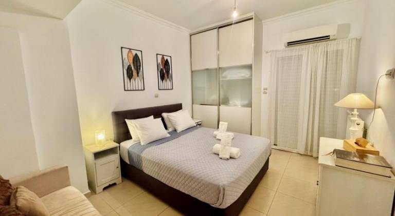 Lovely apartment with terrace | Close to the beach | Perfect for remote work | Pets allowed in Piraeus