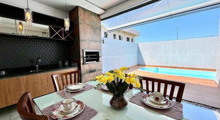 House with pool in Sao Roque