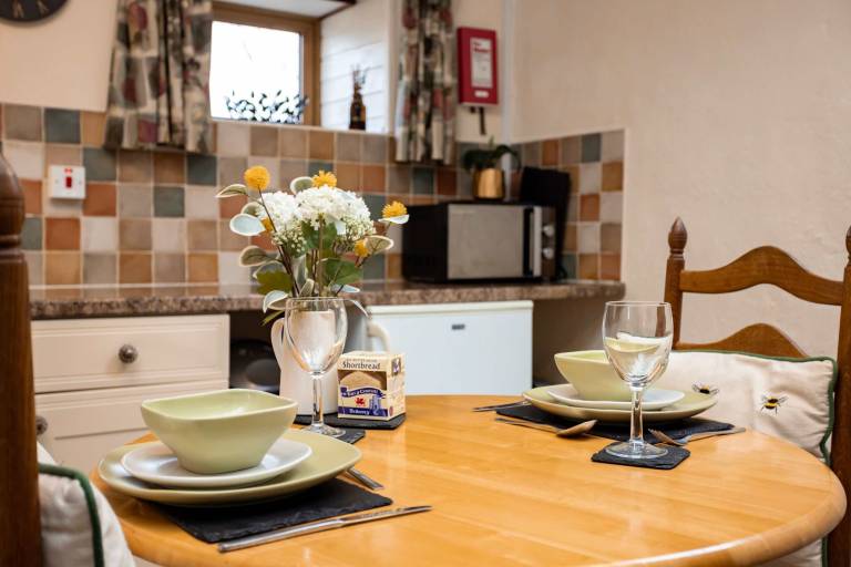 Family-oriented rental apartment with yard & fast internet | Pets are welcome — photo 2