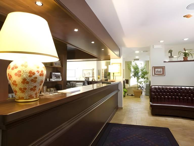 Serviced apartment with garden, patio & jacuzzi | Pets are welcome — photo 3