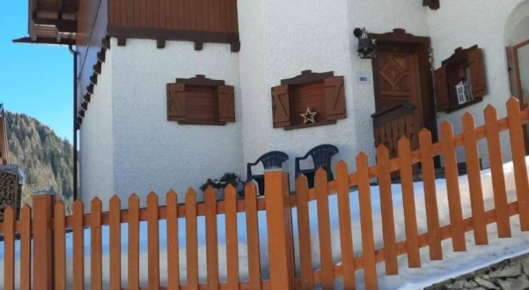 Holiday apartment with patio in Belluno