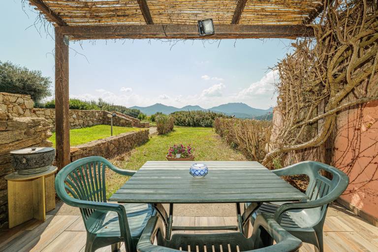 Apartment 'Bilocale Levante G3' with Sea View, Shared Pool and Wi-Fi in Golfo Aranci