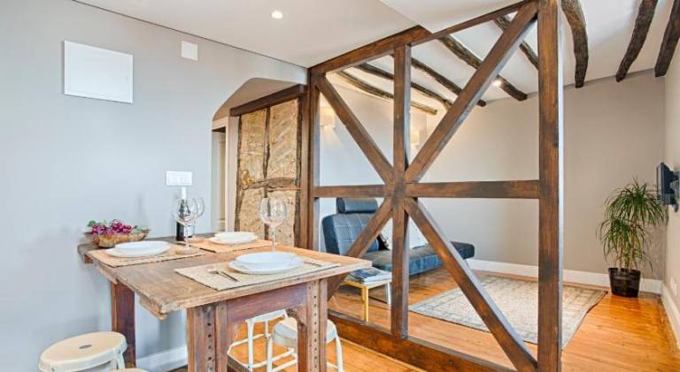 Holiday apartment with patio | Close to São Jorge Castle | Suitable for remote work | Dogs allowed — photo 2