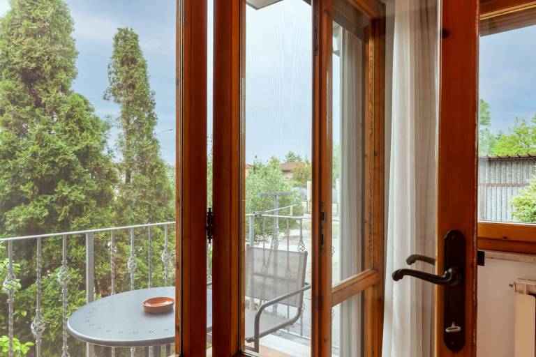Vacation home with terrace, garden & fast internet | Garden view — photo 5