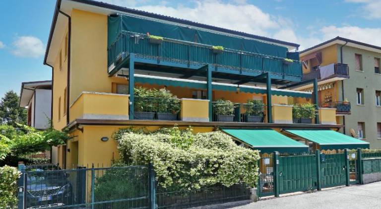 Rental apartment with terrace | Pet-friendly in Affi