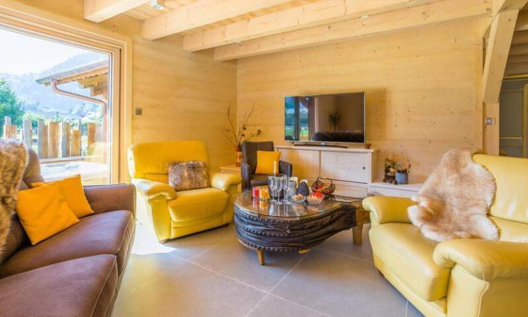 Chalet, Ground floor, balcony, fireplace or stove, 170m², Morzine — photo 2