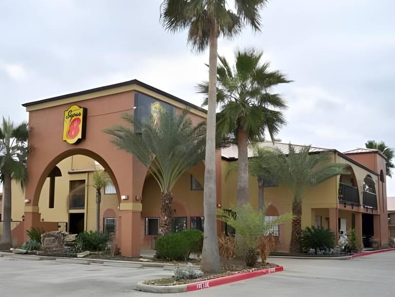 Super 8 By Wyndham Houston/Nasa/Webster Area in Webster, TX