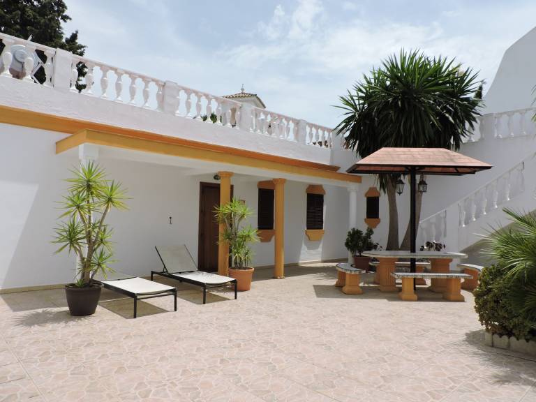 House with garden, private pool & barbeque — photo 4