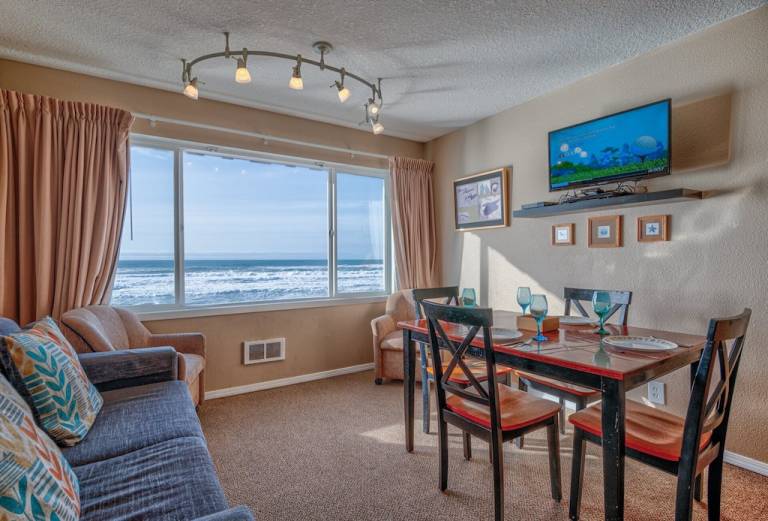 Condo  Lincoln City