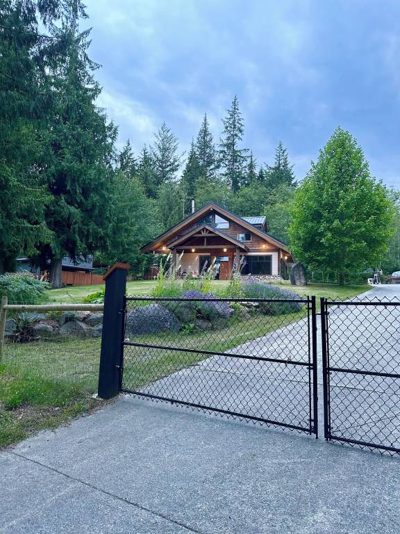 Chalet Cortes Island