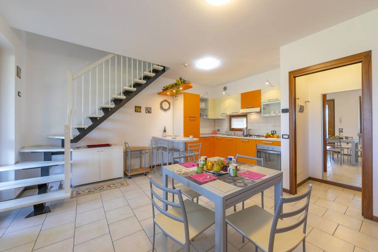 Family-friendly nice apartment with pool, BBQ & patio | Lake view | Dogs allowed — photo 3