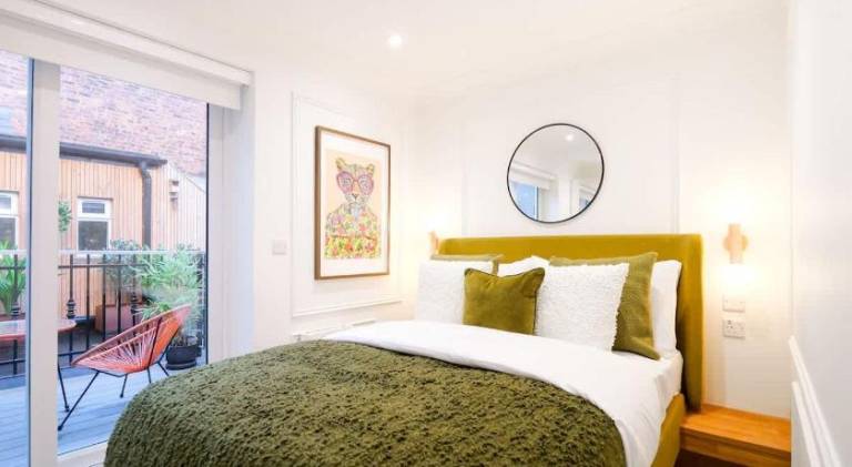 Apartment | Close to Manchester Town Hall | Pets are welcome — photo 2