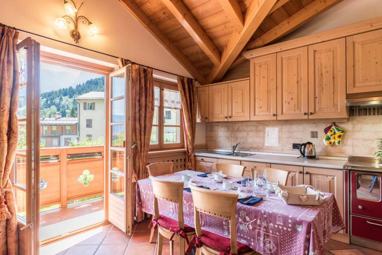 Rustic Apartment "Maso Margherita - Stua" with Balcony, Garden & Wi-Fi — photo 3
