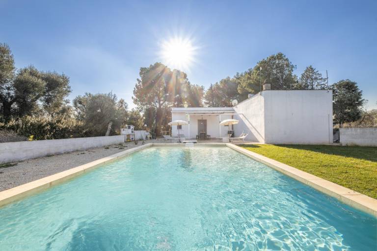 Villa with garden, BBQ & private pool — photo 4