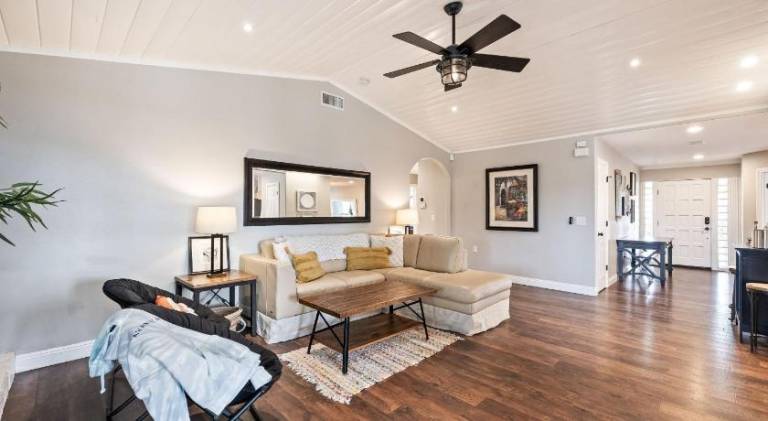 House with jacuzzi & pool | Pets are welcome — photo 3