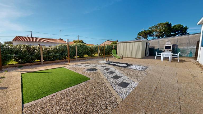 Vacation home with barbeque & garden — photo 2