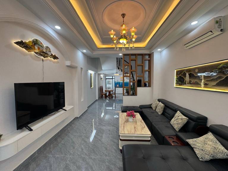 House with 3 rooms for 6 persons in Ho Chi Minh City