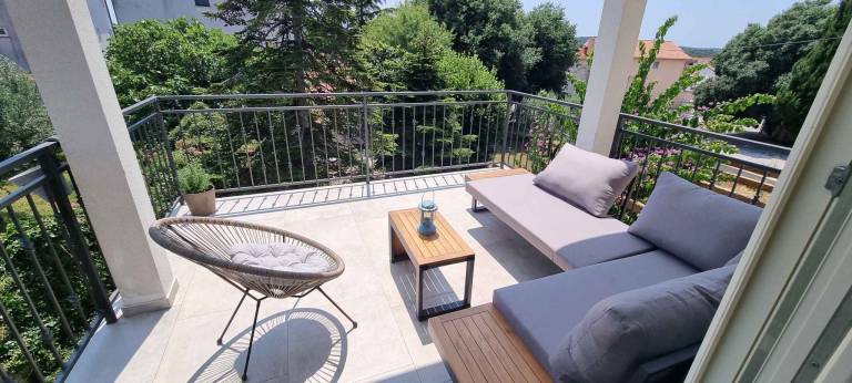 Vacation home with yard, patio & barbeque | Dogs allowed — photo 2