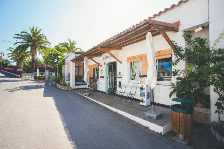 Bungalow with 1 room for 4 persons in Sitges