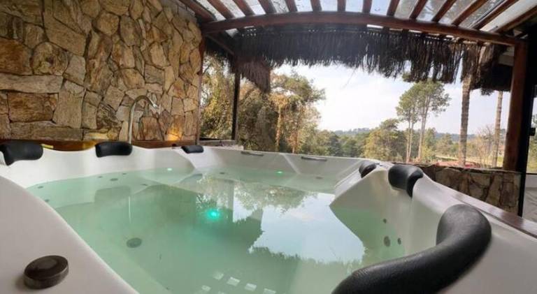Casa Luxo p 12 pessoas ou Suite Premium 4 pessoas com jacuzzi — photo 3