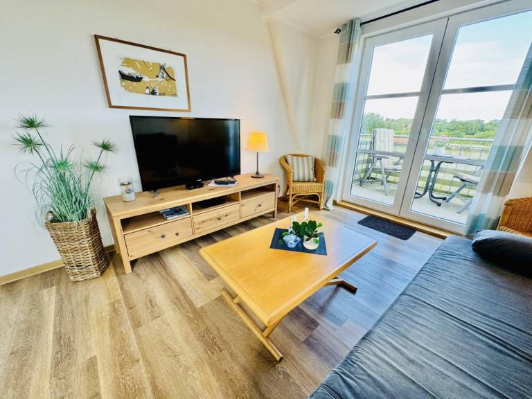 Holiday apartment with yard — photo 3