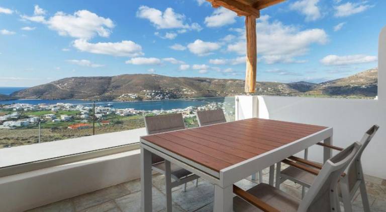 Fully equipped pleasant vacation home with private pool, yard & terrace | Pet-friendly — photo 4