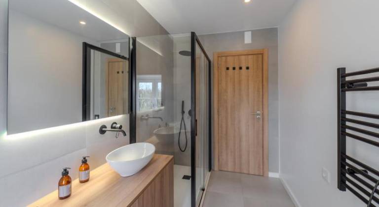 Fully equipped vacation home with private pool, grill & terrace | Suitable for remote work | Pets allowed — photo 2