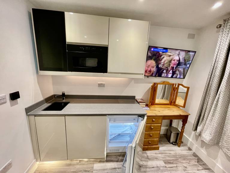 Quite and comfortable new en suite private room