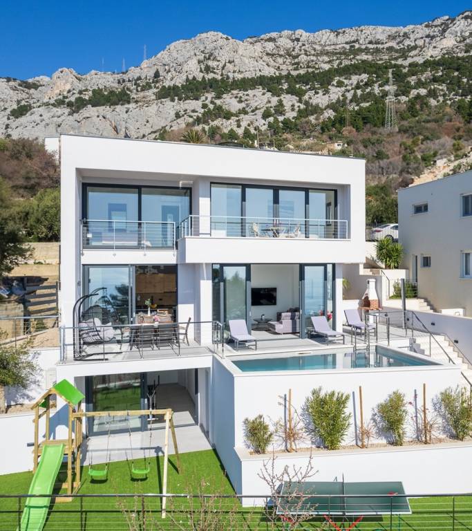 Family-friendly lovely villa with private pool, garden & BBQ | Water view | Close to the beach | Dogs allowed — photo 5