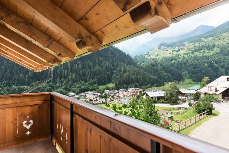 Apartment "Casa Bamby - Cevedale" with Balcony, Garden & Mountain View — photo 3