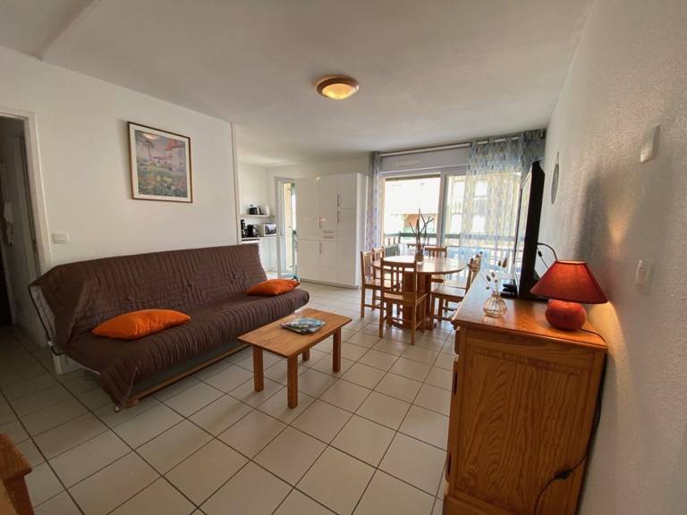 Apartment with 2 rooms for 6 persons — photo 2