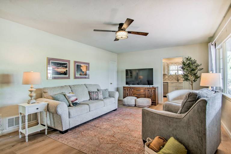 Centrally Located Tucson Home 5 Mi to Dtwn