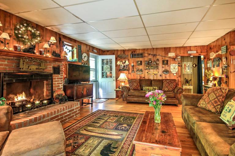 Pet-Friendly Cabin w/ Fire Pit, BBQ & Great Deck! — photo 3