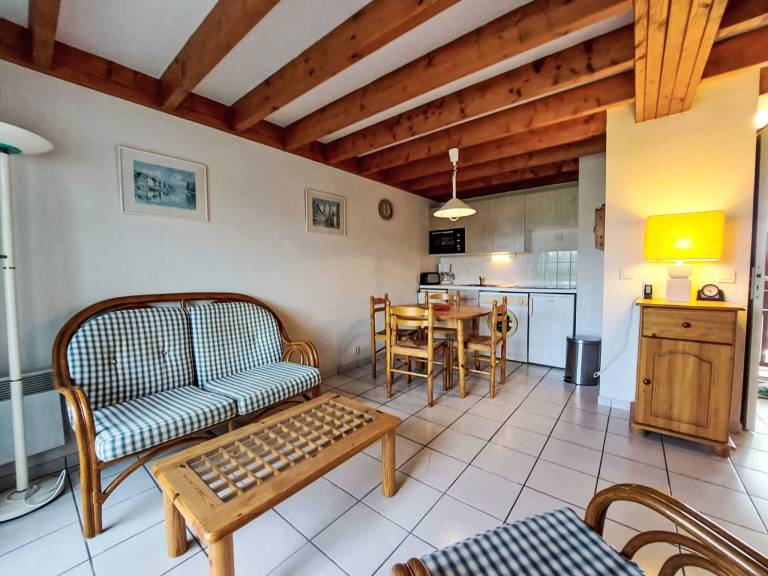 Holiday apartment with pool — photo 2