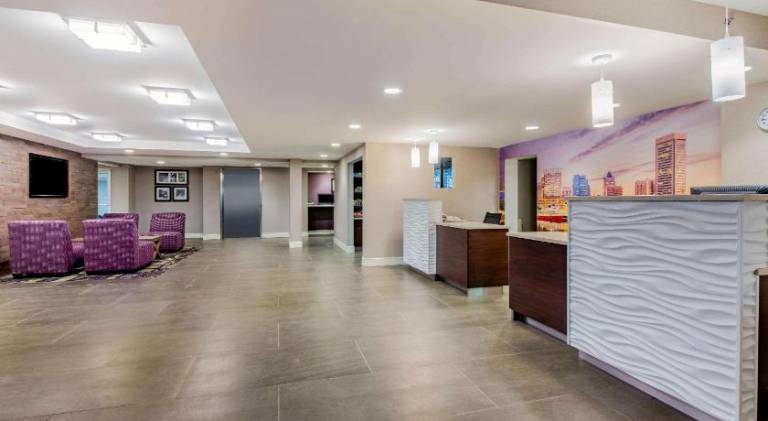 La Quinta Inn & Suites by Wyndham Baltimore BWI Airport — photo 4