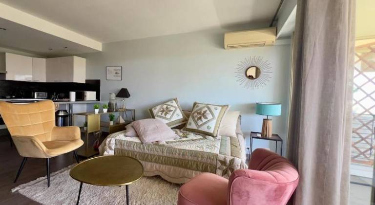 Holiday apartment with 1 room for 2 persons in Valbonne