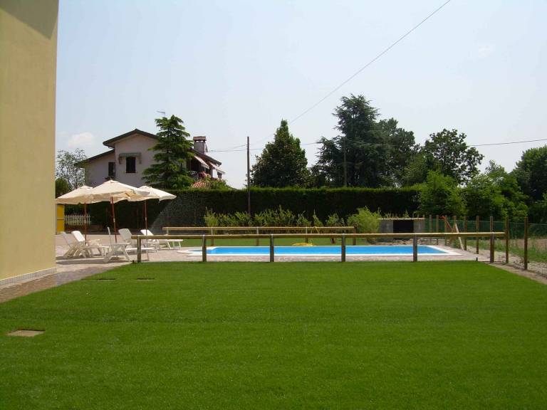 Studio with pool & yard — photo 4