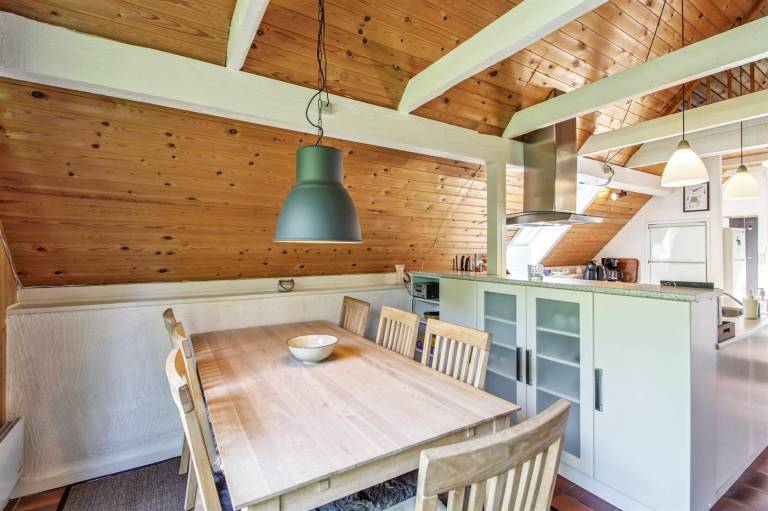 Vacation home with patio — photo 3