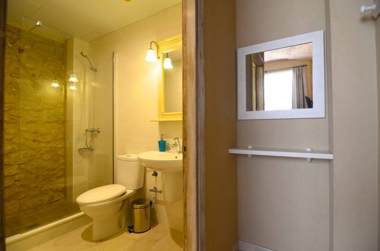 Beautiful private room with pool | Pets allowed — photo 3