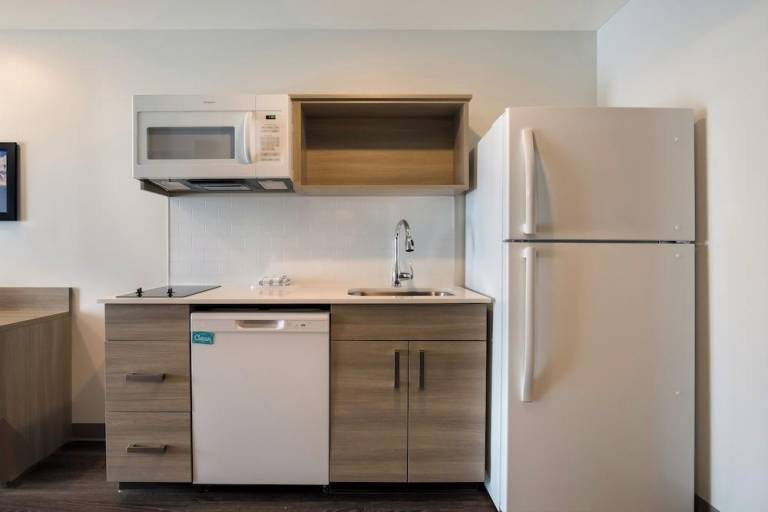 WoodSpring Suites Novi Farmington — photo 3