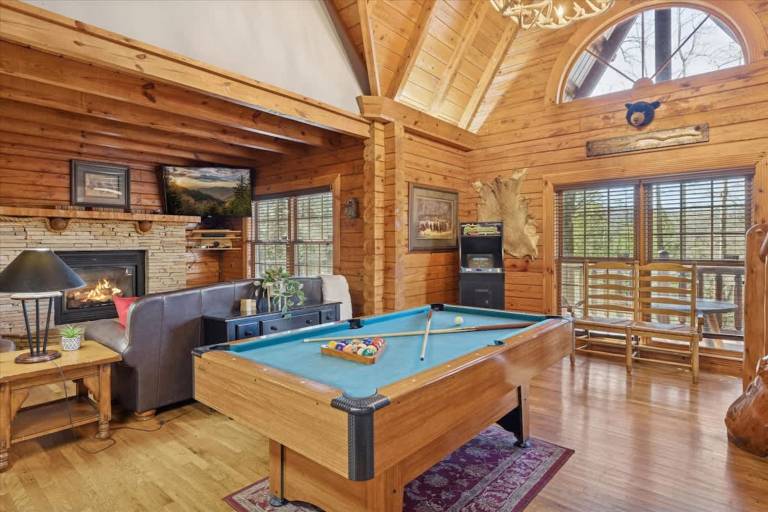 Holiday apartment with grill in Sevierville, TN