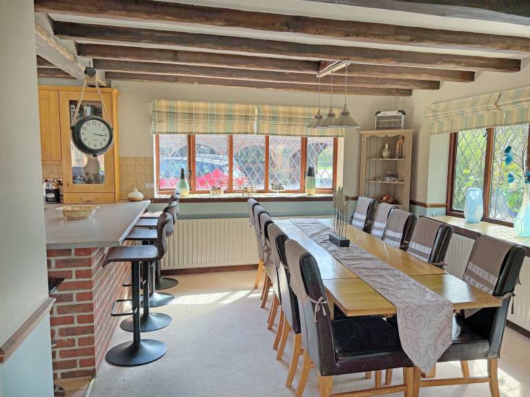 Cottage with yard, hot tub & grill | River view — photo 4