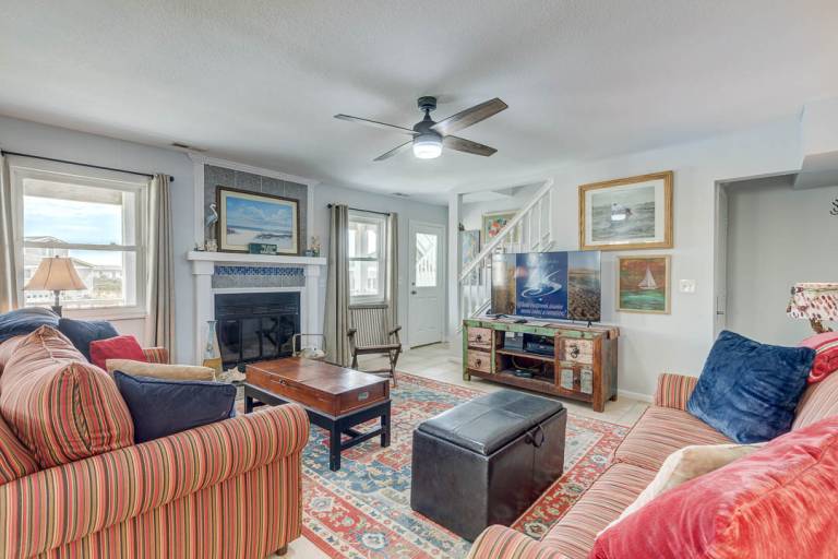 Pelican's Paradise 150 ft from the beach Private Pool, Hot Tub Nags Head — photo 5
