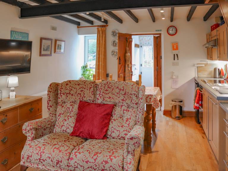 Child-friendly beautiful cottage with garden | River view | Pets are welcome — photo 2