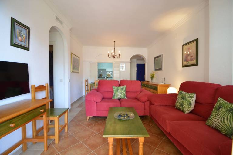 Fully equipped holiday apartment with patio & pool | Beach nearby | Dogs allowed — photo 2